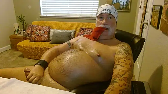 Snapshot of musclebearnips chatting on 11-21-25, 07:45 musclebearnips online show from 11-21-25, 07:45