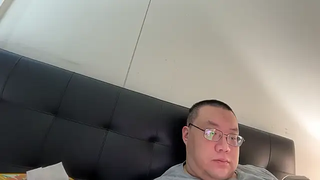 Snapshot of slaveasianboy chatting on 05-31-26, 02:13 slaveasianboy online show from 05-31-26, 02:13