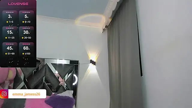 Snapshot of Emma_jamess chatting on 01-08-25, 06:41 Emma jamess online show from 01-08-25, 06:41