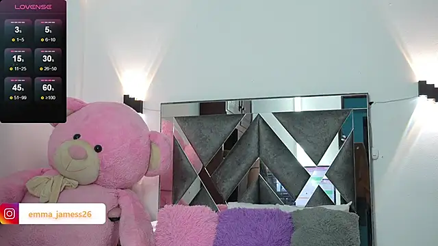 Snapshot of Emma_jamess chatting on 09-21-25, 03:41 Emma jamess online show from 09-21-25, 03:41