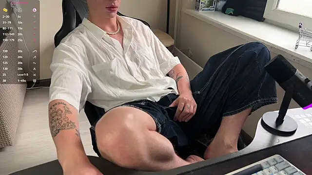 Snapshot of carthylovvve chatting on 07-18-26, 10:52 carthylovvve online show from 07-18-26, 10:52