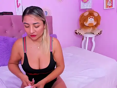 milf bigass  online show from 04-10-26, 12:43