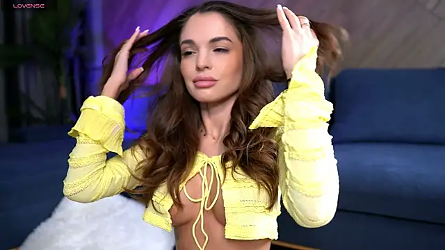 Snapshot of EsmeAinsley chatting on 12-04-25, 01:48 EsmeAinsley online show from 12-04-25, 01:48