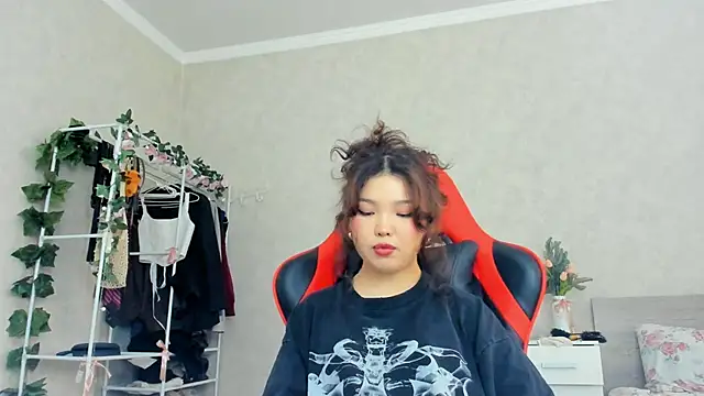 Snapshot of wastforu chatting on 02-10-25, 10:53 wastforu online show from 02-10-25, 10:53