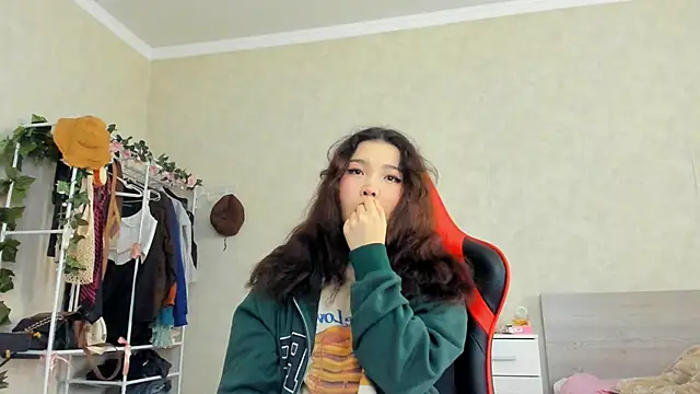 Snapshot of wastforu chatting on 03-19-25, 10:00 wastforu online show from 03-19-25, 10:00