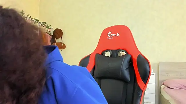 Snapshot of wastforu chatting on 10-10-25, 06:12 wastforu online show from 10-10-25, 06:12