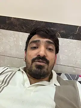 Snapshot of hornyguy271192 chatting on 02-12-26, 09:15 hornyguy271192 online show from 02-12-26, 09:15