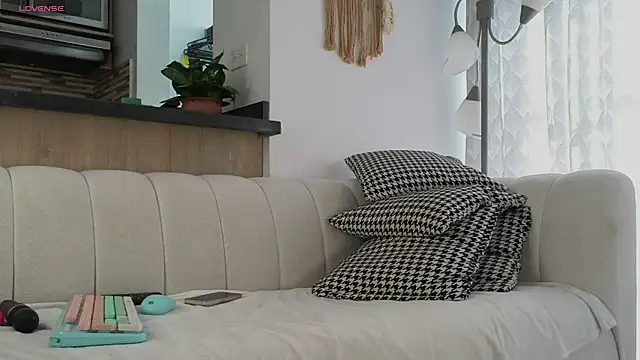 Victoria-Harper online show from 02-11-26, 01:49