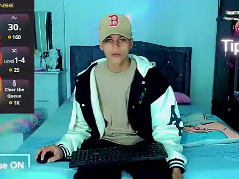 Liamscott  online show from 03-09-25, 06:06