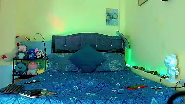 Liamscott  online show from 03-21-26, 06:33