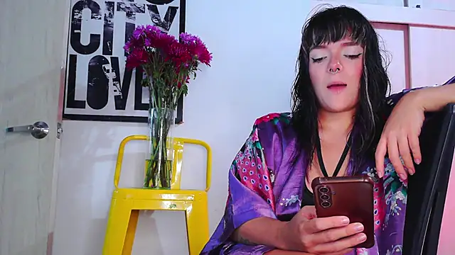 purple em69 online show from 11-21-25, 05:50