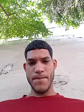 Snapshot of tanned_boy chatting on 01-02-25, 07:40 tanned boy online show from 01-02-25, 07:40