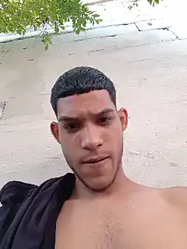 Snapshot of tanned_boy chatting on 02-07-25, 08:10 tanned boy online show from 02-07-25, 08:10