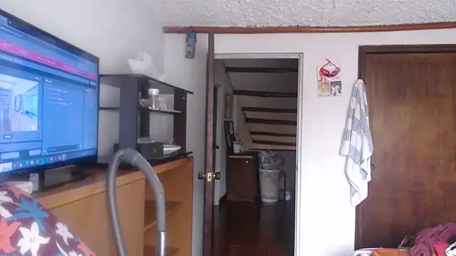 Snapshot of LucifernandaSw chatting on 02-12-25, 09:54 LucifernandaSw online show from 02-12-25, 09:54