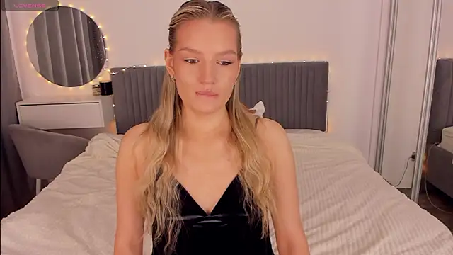 CassieRayss online show from 03-18-26, 08:39