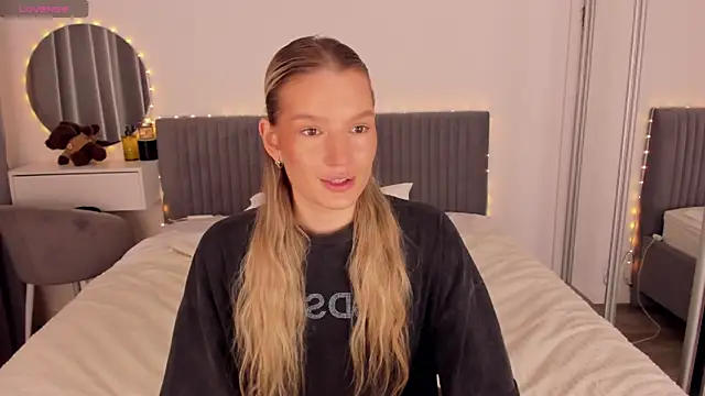 CassieRayss online show from 07-04-26, 05:08