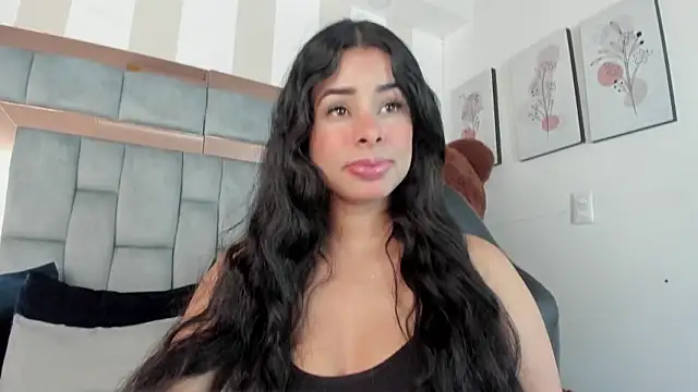 Snapshot of emma_castilloo chatting on 01-31-26, 09:46 emma castilloo online show from 01-31-26, 09:46
