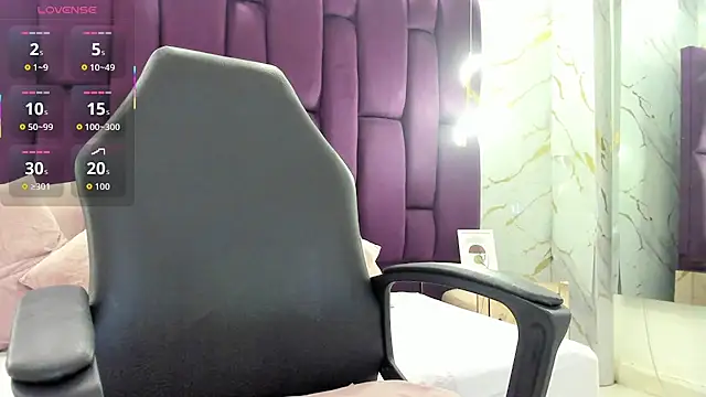 Snapshot of emma_castilloo chatting on 04-09-26, 11:21 emma castilloo online show from 04-09-26, 11:21
