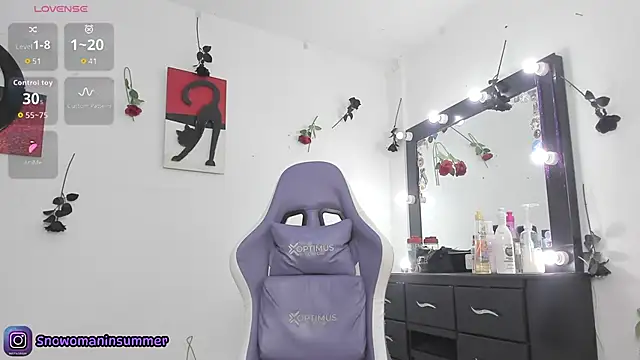 Snapshot of Lips_SaraSofia2 chatting on 04-11-26, 10:25 Lips SaraSofia2 online show from 04-11-26, 10:25