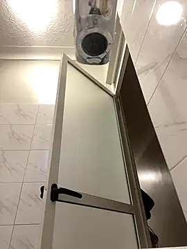 Dellah26 online show from 10-31-25, 04:24