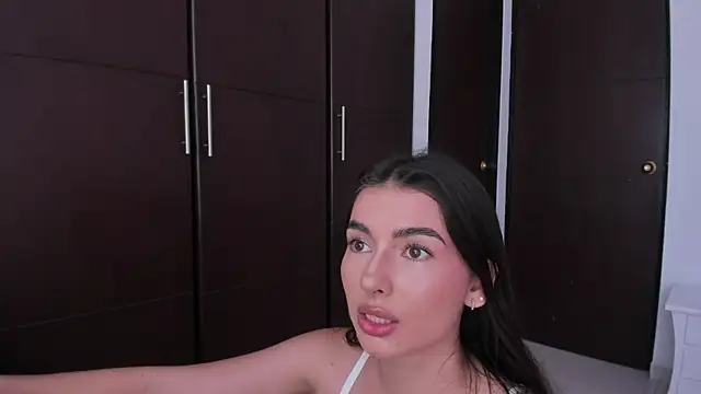 Snapshot of Coralinee_01 chatting on 01-11-25, 08:21 Coralinee 01 online show from 01-11-25, 08:21