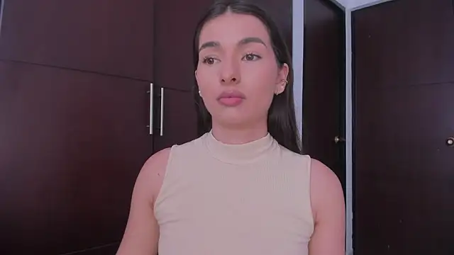 Snapshot of Coralinee_01 chatting on 01-12-25, 08:36 Coralinee 01 online show from 01-12-25, 08:36