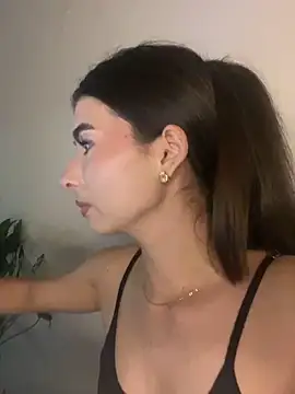 Coralinee 01 online show from 03-12-26, 12:17