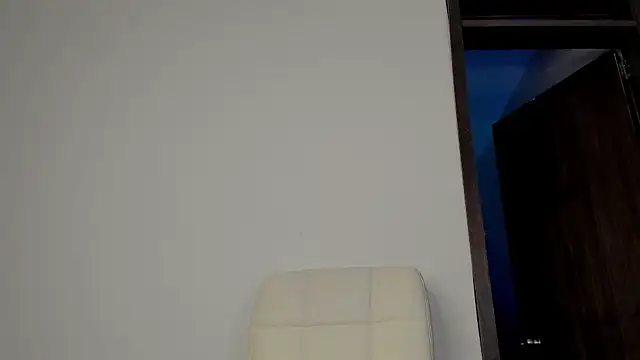 Karoline Marin online show from 12-19-25, 05:58