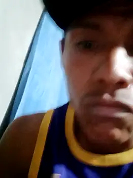 Snapshot of Moreno1813 chatting on 02-02-25, 10:46 Moreno1813 online show from 02-02-25, 10:46