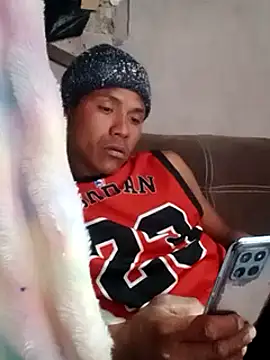 Snapshot of Moreno1813 chatting on 03-10-25, 05:22 Moreno1813 online show from 03-10-25, 05:22