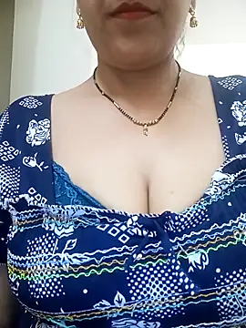 Snapshot of Hot-Shivani chatting on 05-17-26, 07:21 Hot-Shivani online show from 05-17-26, 07:21