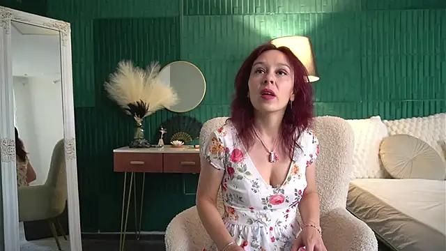 Snapshot of HaileyMoonn chatting on 06-28-26, 03:01 HaileyMoonn online show from 06-28-26, 03:01