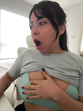 PetitLumiere online show from 03-07-25, 12:34