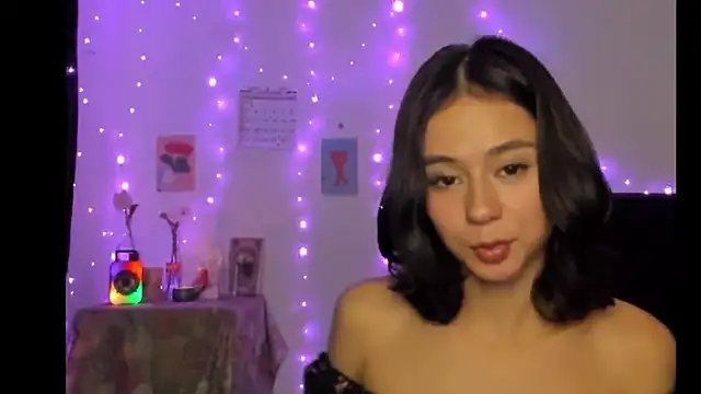 Snapshot of cute_roxana_ chatting on 02-28-25, 11:12 cute roxana  online show from 02-28-25, 11:12