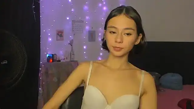 Snapshot of cute_roxana_ chatting on 03-09-25, 11:03 cute roxana  online show from 03-09-25, 11:03
