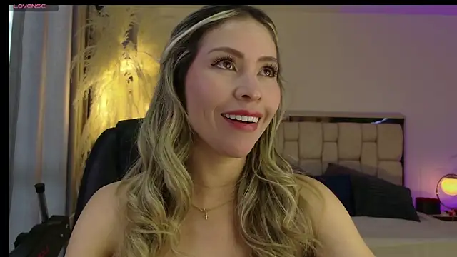 Ammy Castro online show from 11-06-25, 09:26