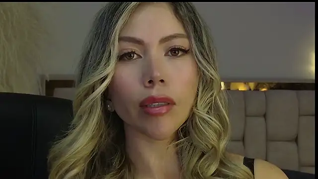 Ammy Castro online show from 02-25-26, 09:24