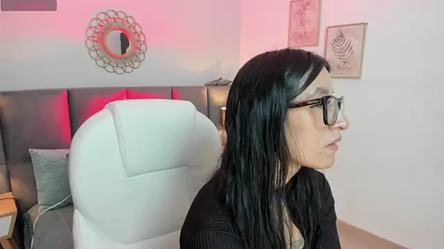 kira moon   online show from 04-05-26, 02:47