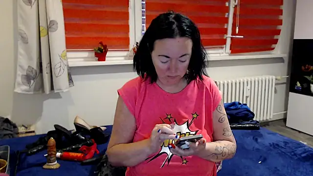 Snapshot of Alexie33 chatting on 05-26-26, 08:10 Alexie33 online show from 05-26-26, 08:10