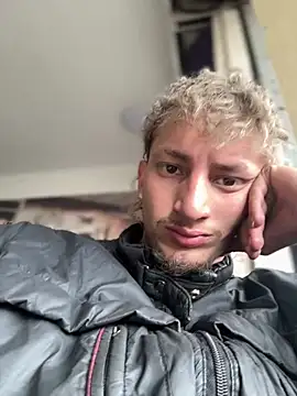 Snapshot of Scott_sex7 chatting on 02-19-26, 05:42 Scott sex7 online show from 02-19-26, 05:42