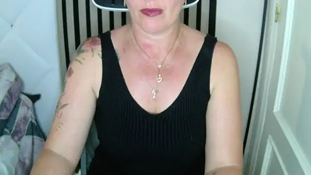 xxNoeliaxx online show from 10-27-25, 02:54