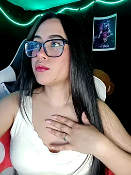 Snapshot of Janna_mnt chatting on 10-09-25, 02:31 Janna mnt online show from 10-09-25, 02:31