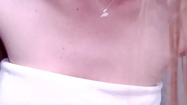 caarlywhitee online show from 04-05-26, 12:52