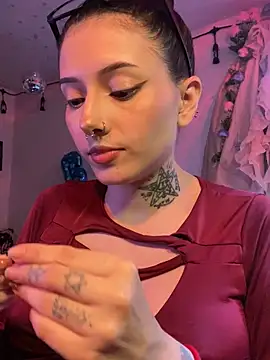 Snapshot of LiliJones_ chatting on 04-18-26, 07:58 LiliJones online show from 04-18-26, 07:58