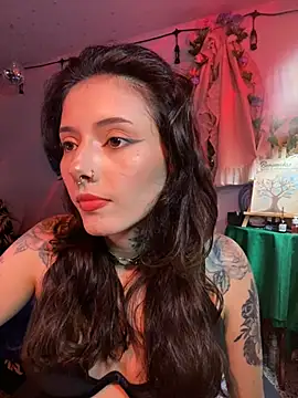 Snapshot of LiliJones_ chatting on 04-20-26, 07:26 LiliJones online show from 04-20-26, 07:26