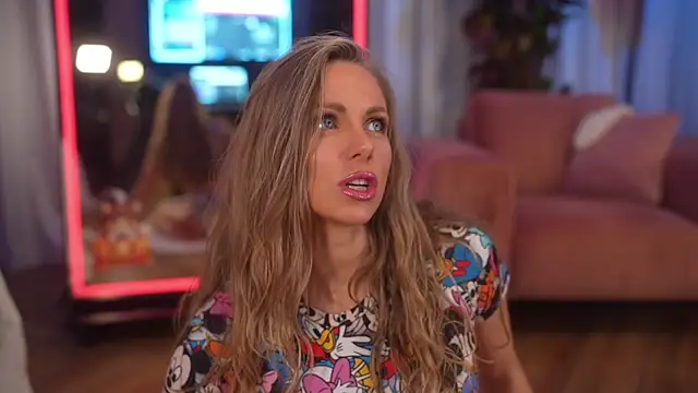 eva fashionista online show from 11-06-25, 07:37