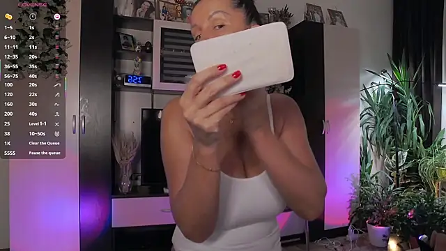 SheilaRyan online show from 04-04-26, 04:55