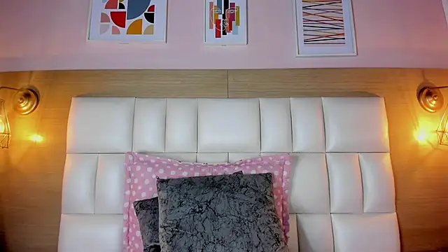 Dollar-girl online show from 01-22-25, 04:12