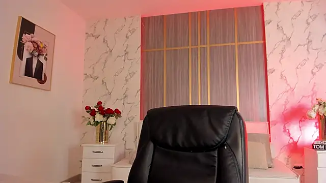 Dollar-girl online show from 02-14-26, 03:53