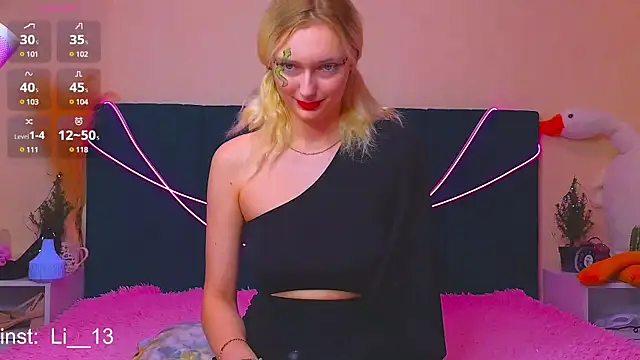 Snapshot of Angelina__1 chatting on 01-01-25, 01:26 Angelina 1 online show from 01-01-25, 01:26